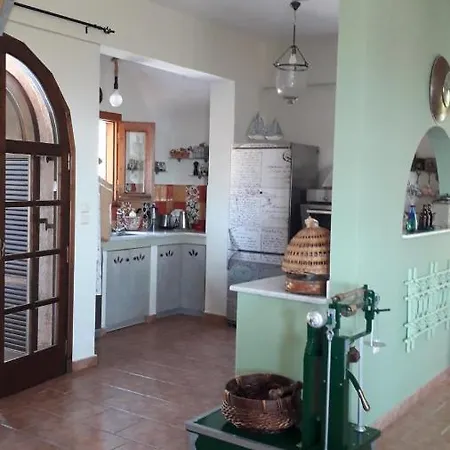 Ioanneta - Close To Sea, Private Parking, Pet-friendly Achladi